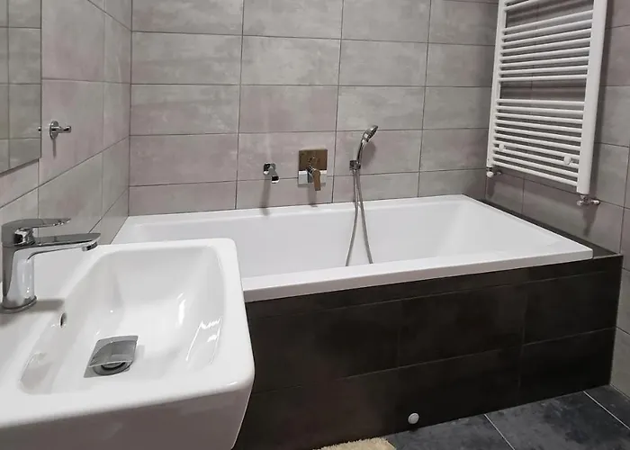 게스트하우스 Novohradska