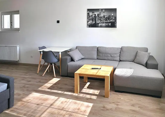 Novohradska 3* 체스케부데요비체